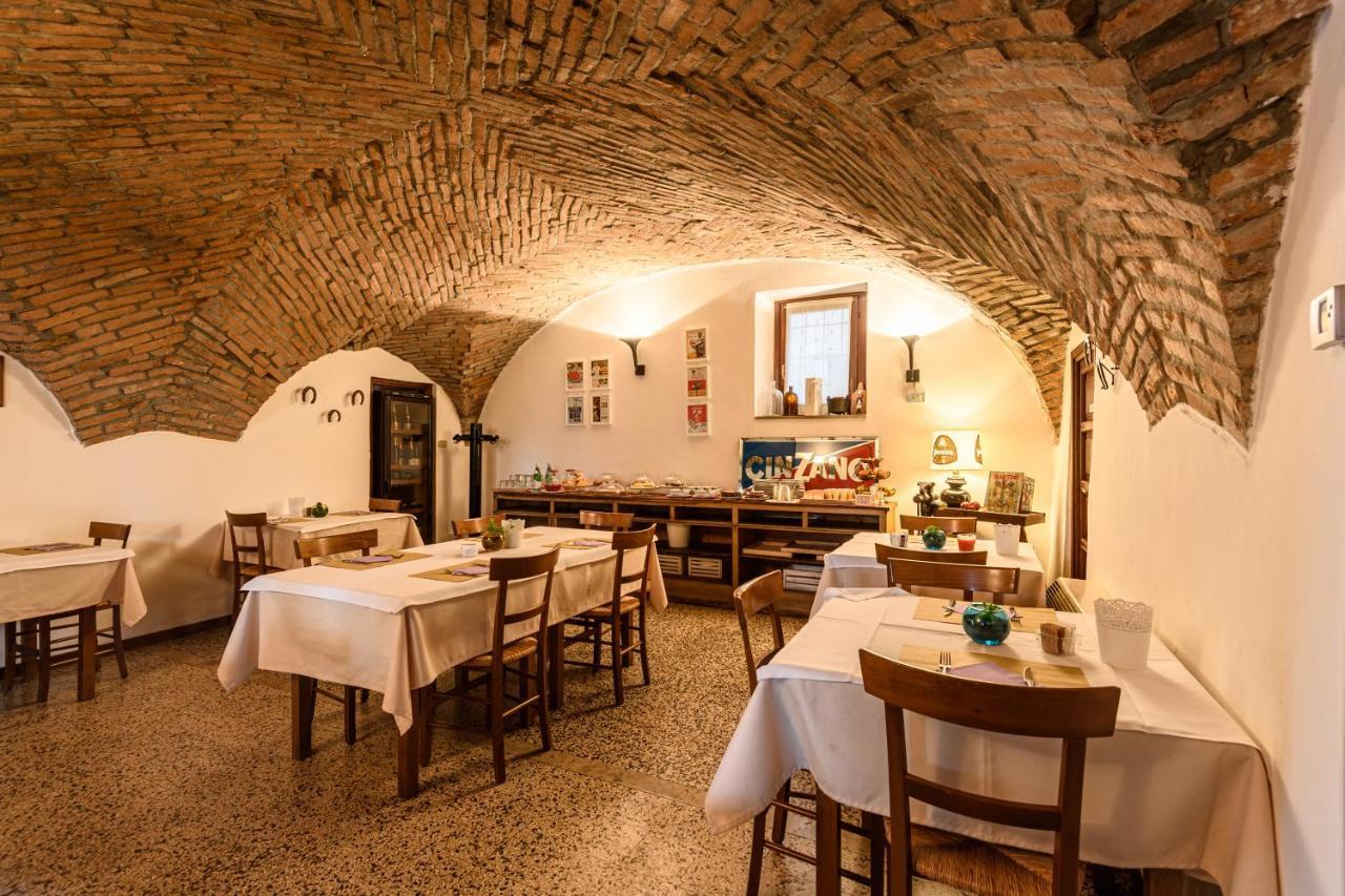 Cazzago San Martino Il Glicine B&B Ristorante מראה חיצוני תמונה