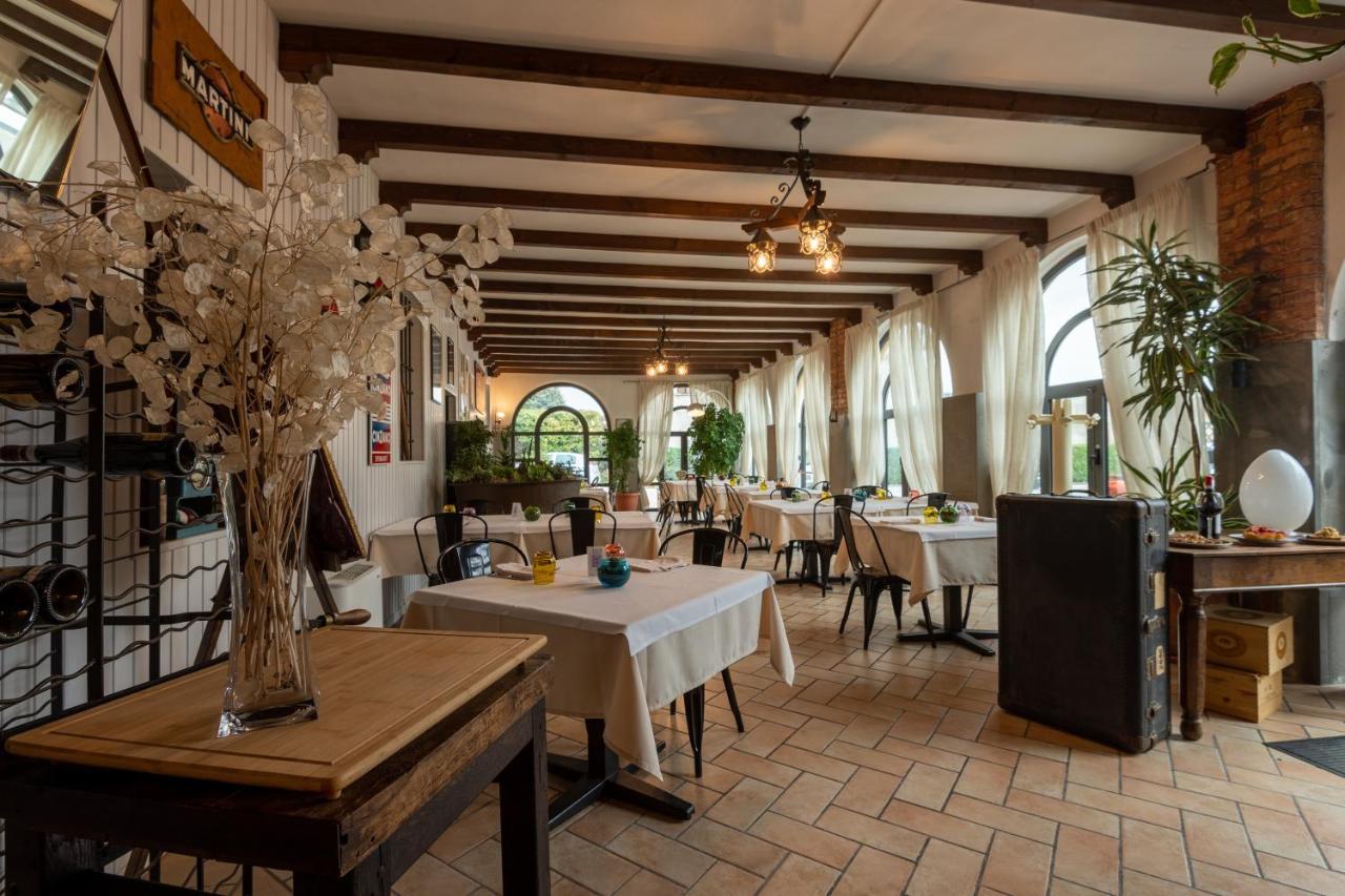 Cazzago San Martino Il Glicine B&B Ristorante מראה חיצוני תמונה